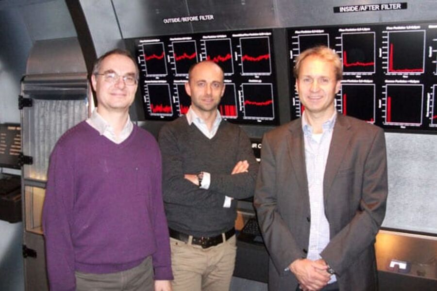 Camfil Norge AS hadde i forrige uke sin imponerende trailer som huser fire mobile laboratoriestasjoner i Oslo. Her ser vi fra venstre programmer/utvikler Peter Freund,Camfil Sverige, Erlend Klæboe,og Jan- Erik Kleven, Camfil Norge AS