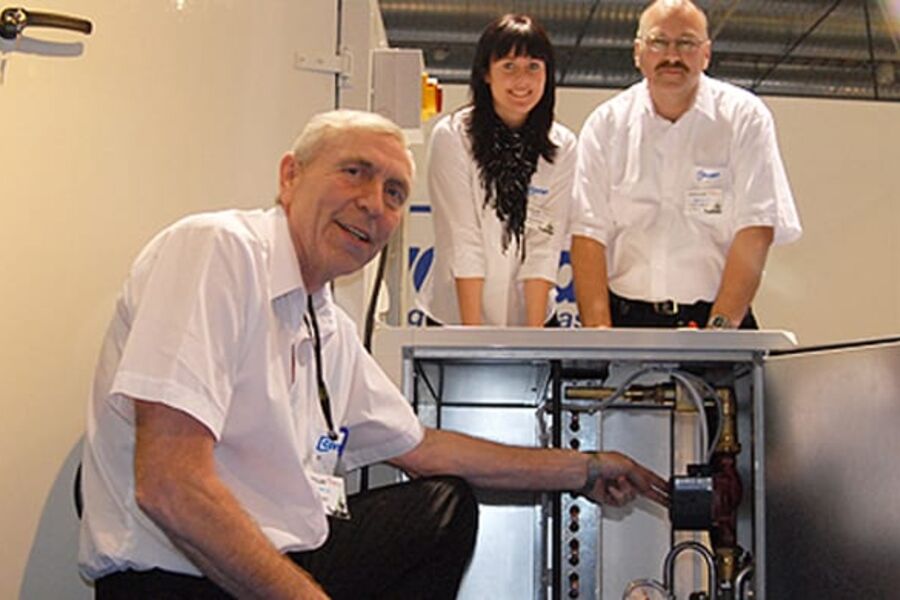 Ivar Hovland i Covent (foran) kommenterer utspillet fra Harald Vidnes i Swegon.