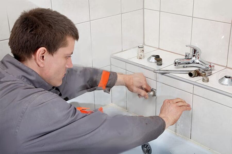 Svenskene er mye mer villig til å tildele aeriøse håndverksbedrifter jobber etter at det ble innført skattefradrag på arbeidstimer i 2008. Foto: Dreamstime