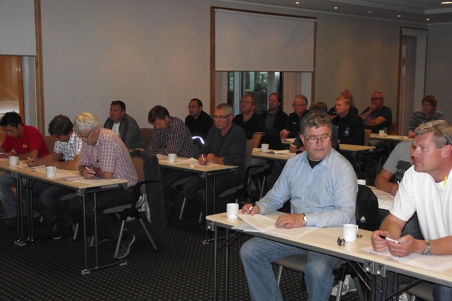 Det var stor oppslutning under NRL`s medlemsmøte i telemark hvor temaet denne gangen var NS 8406 som i stadig større grad erstatter den mer kjente NS 3430.