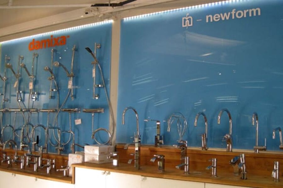 Det vil bli utstilt en rekke flotte designkraner i den nye butikken og utstillingen vil gi kundene en helt annen opplevelse enn det som er vanlig når det gjelder utstilling av tradisjonelle kraner.