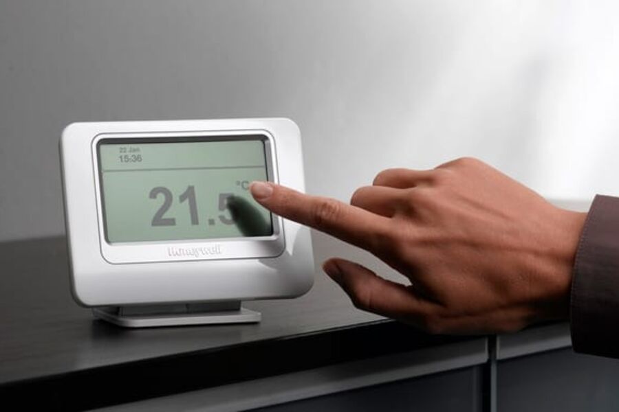 Installasjonen av evohome er rask og enkel, og uten behov for kabel eller annen inngripen i innstallasjonen er dette en effektiv innstallasjon.