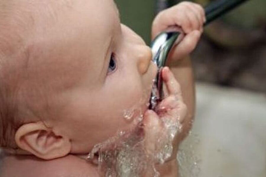 Lave konsentrasjoner av bisfenol A under graviditet kan påvirke fosterets utvikling og læringsevne.