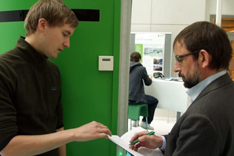 Utviklingsingeniør Kim Espen Nyhus (t.v.) og daglig leder i OptoSense Terje Hanserud.