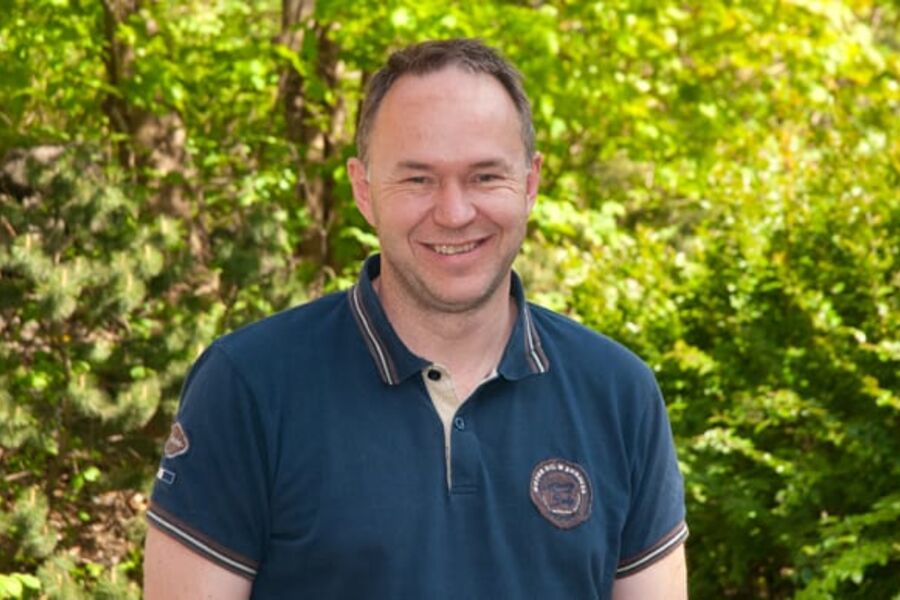 Enova ønsker nå å gjøre det enda enklere å ta i bruk fornybar varme i Norge, og lanserte et nytt program for varmesentraler på sitt varmeseminar 25. mai. Tilbudet består av fire målrettede delprogram. Fagsjf Knut Olav Knudsen fokuserer her på varmesentral forenklet er rettet mot mindre byggeiere og industriselskap som han mener er meget positivt.