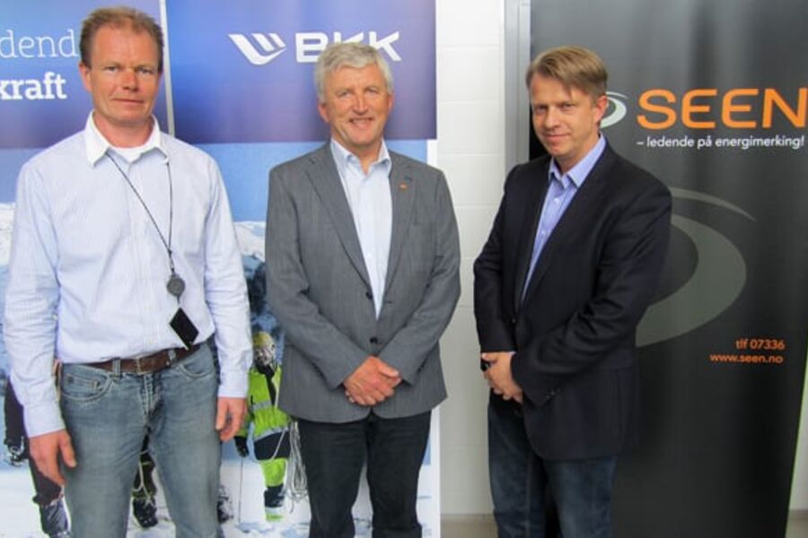 Fra venstre: Konstituert daglig leder BKK Energitjenester AS Jan Einar Johannesen, salgssjef SEEN Nordic AS Leif J. Cae og salgssjef BKK Energitjenester AS Keilon Hiis Bergh.
