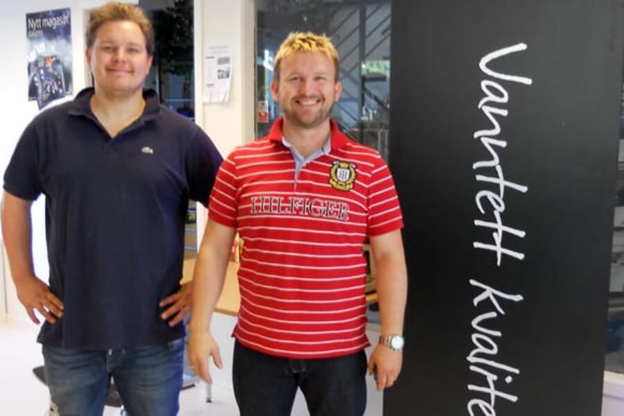 Avdelingsleder Jo Kristoffer Marring (til venstre)og daglig leder Lars-Martin Norheim gleder seg til å ta i mot kundene i nye og freshe lokaler.