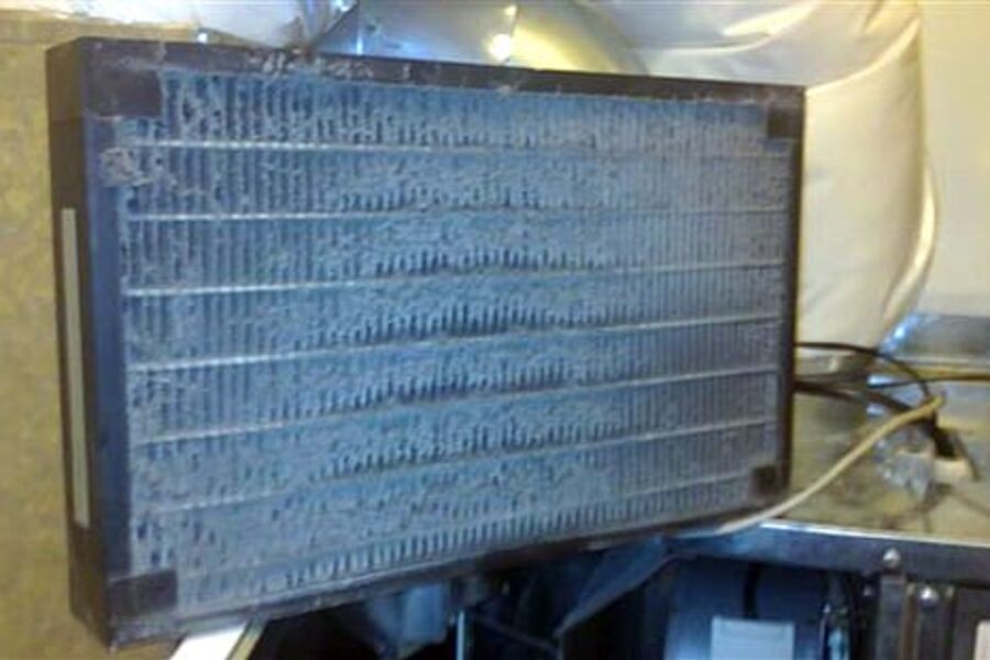 Så ille kan et filter i et ventilasjonsanlegg bli. Foto: Östberg