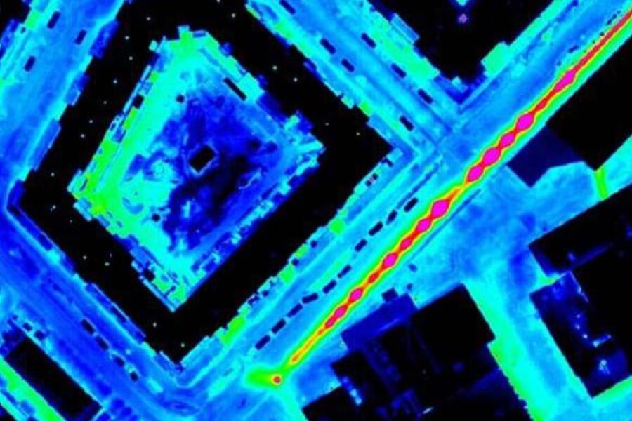 Slik ser det ut når man tar bilde av fjernvarmenettet fra fly med varmekamera. (Illustrasjonsfoto) Foto: Termisk Systemteknik