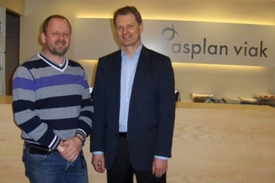 Fra venstre Petter Nome og adm. direktør i Asplan Viak, Øyvind Mork.