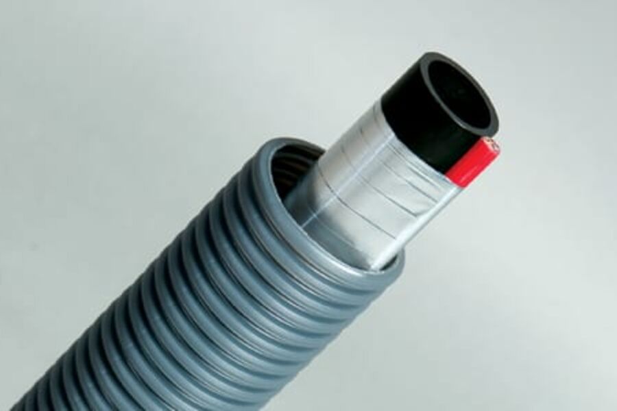 Rørene består av et innerrør og et ytterrør med et isolerende luftlag, varme- og kuldereflekterende folie og varmekabel imellom. Alle Isotermrør L150  L600 har ohmsk varmekabel.