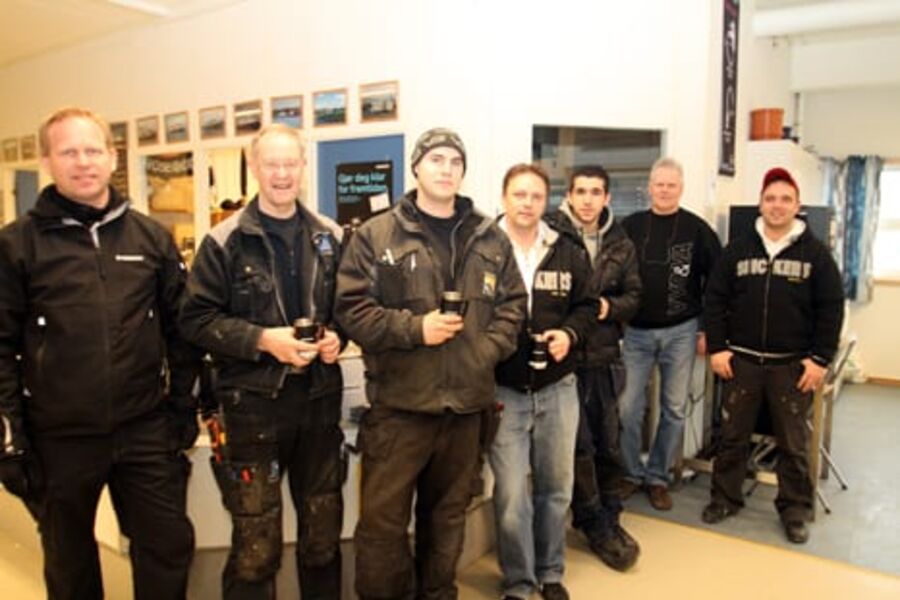 Her har vi gjengen som møtte oss da vi var innom Heidenreich i Sarpsborg. Fra venstre Arvid Aalen, Geberit, Øyvind Klausen rørleggermester og daglig leder i Klausen VVS,Jan Fredrik Nilsen rørlegger Klausen VVS, avdelingsleder for Heidenreich i Sarpsborg Arvid Klingen,Iman Kamize, Klausen VVS, og til slutt Freddy Antonsen salgs- og prosjektansvarlig VVS, og Thomas Hansen salgsansvarlig VA fra Heidenreich.