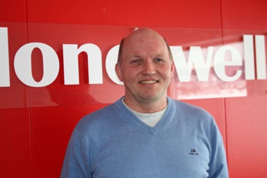Roar Syvertsen (49år) er nyansatt i Honeywell AS Divisjon ECC.