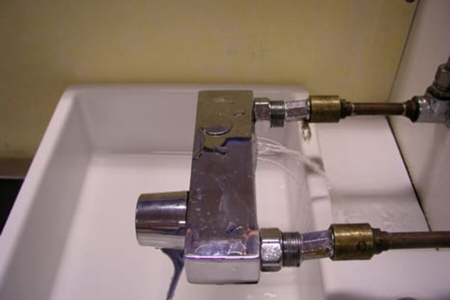 Av sanitærinstallasjoner er vannrør og tappearmatur mest utsatt for frost. Foto: SINTEF Byggforsk