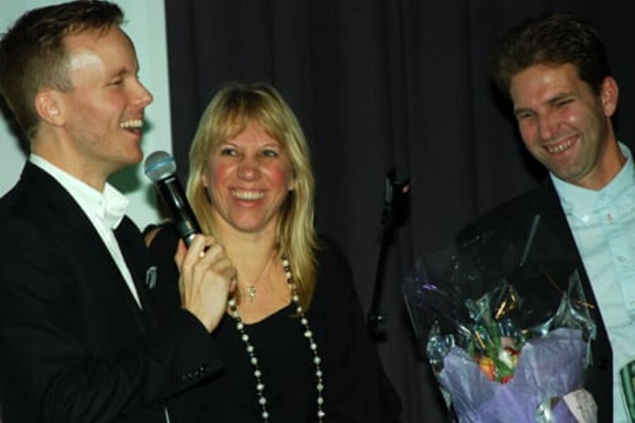 Gina Nilsen Veidahl hentet hjem premien for årets Comfort-butikk til Comfort Fredrikstad Arne Nilsen AS, og fikk mye og fortjent skryt for godt arbeid over mange år. (Foto: Jan H. Kalvik)