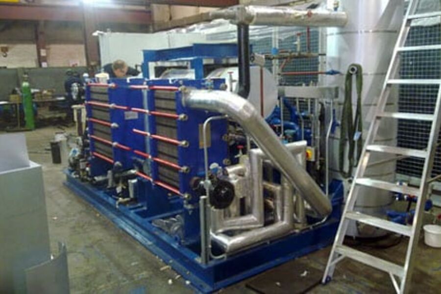 Energitilførselen er oppgradert og ny varmepumpe på 560 kW er satt i drift ved Ramsund orlogsstasjon.Foto: Terje Bartholsen