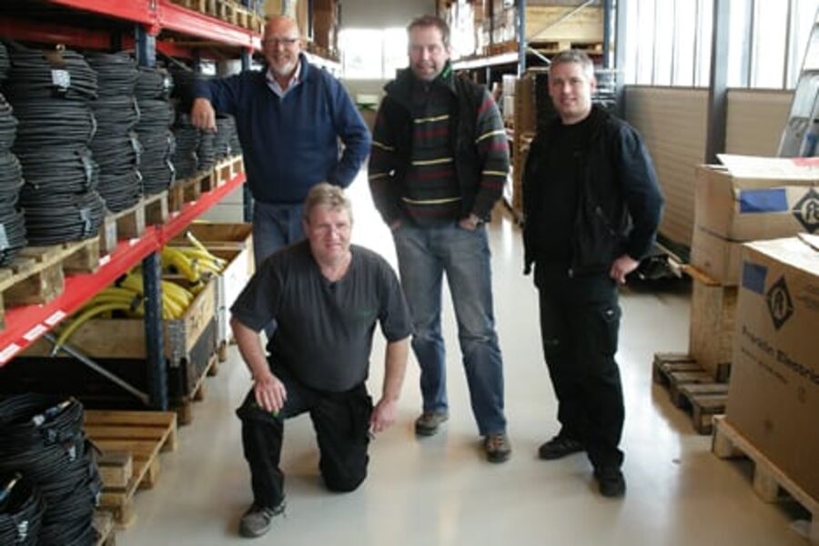 Bak fra venstre Finn Reidar Koppang, Geir Melvold og Ronny Øijord Foran på kne, Jan Petter Holm. Roger Fjell var ikke tilstede da bildet ble tatt.