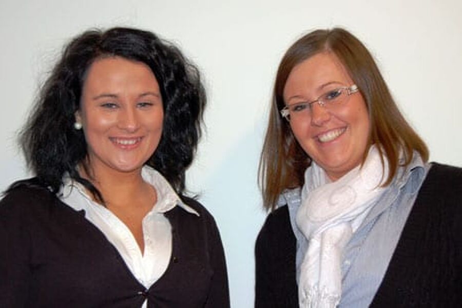 Anette Fredriksen (t.v) og Kjerstin H. Wiberg er en del av den videre satsningen innen Legionellakontroll i NorKjemi AS.