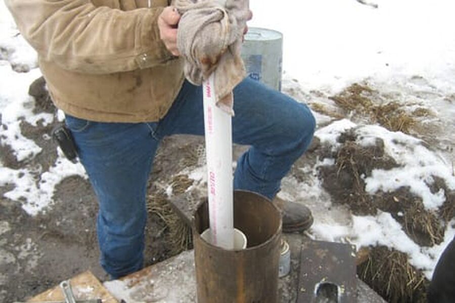 Varme fra berggrunnen er mye billigere enn fra fjernvarme, har to svenske borettslag funnet ut. Illustrasjonsfoto.