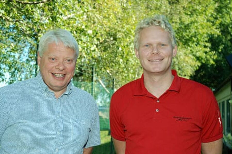 TAR INITIATIV: Daglig leder Thorbjørn Nilsen i Kompetansesenteret Klima & Varmeteknikk sammen med markedssjef Eivind Kolstad, Bolig Enøk AS. (Foto: Jan H. Kalvik)