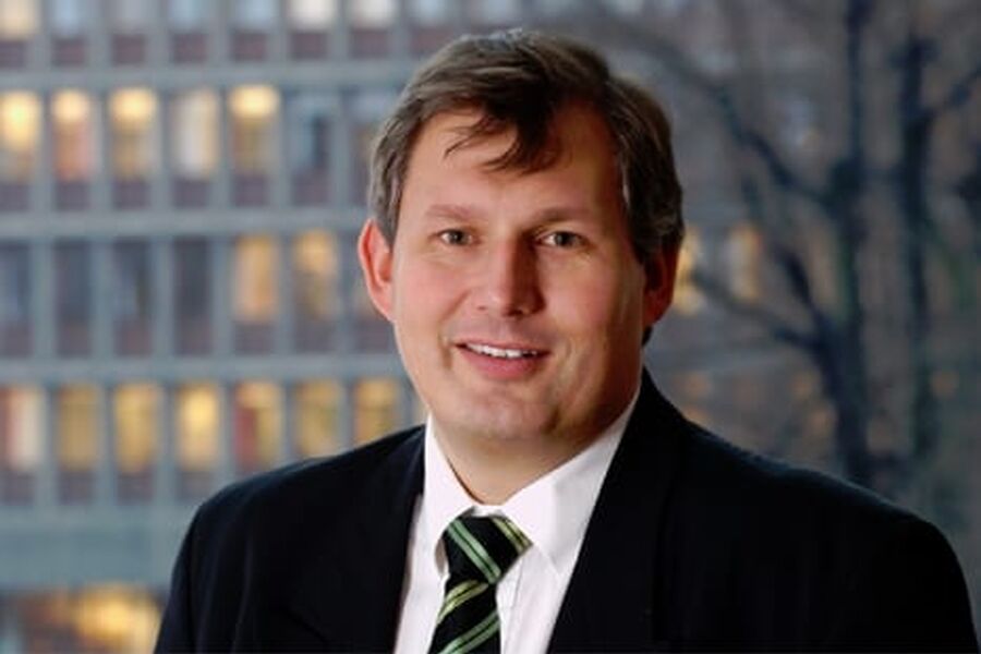 - Det ble til slutt kun én søker, uttaler Olje- og energiminister Terje Riis-Johansen.