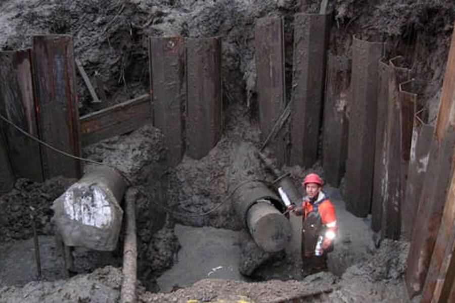 Fredrikstad kan kanskje bli landets fremste klimaby.Her fra utbyggingen av fjernvarme nettet i 2008.