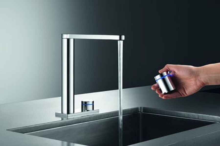 KWC ONO touch light PRO kommer i flere varianter noe som inkluderer den patenterte highflex® forspyledusjen.