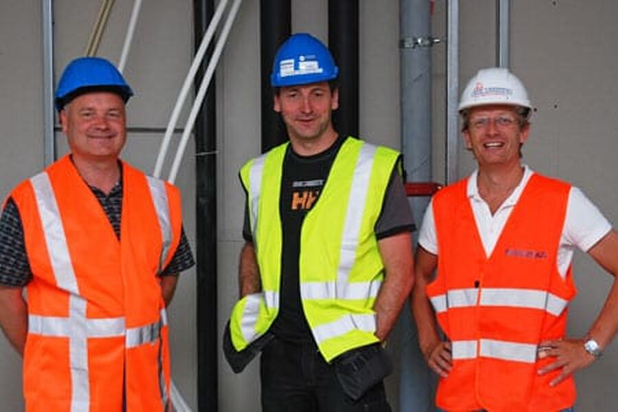 Daglig leder Bjørn Arve Sømhovd i Geberit AS, prosjektleder Anders Carlsson i Aug. Larsen AS og daglig leder Terje Hals i Aug. Larsen AS.