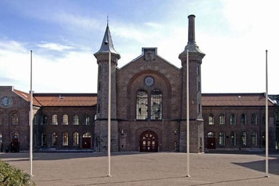 Enova anbefaler at kommunene starter med innledende tiltak via energioppfølging og energiovervåkning som fast aktivitet i alle bygg.