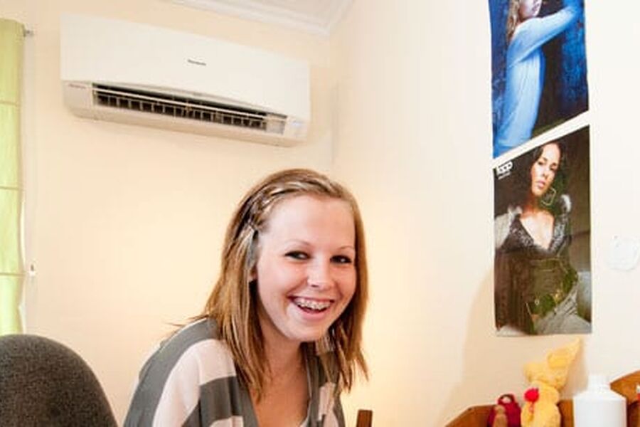 Den sterkt astma- og allergiplagede tenåringen Kristina Ågedal (15) fra Konsmo ble friskere nærmest over natten etter at familien installerte varmepumpe med et nyutviklet filtersystem.