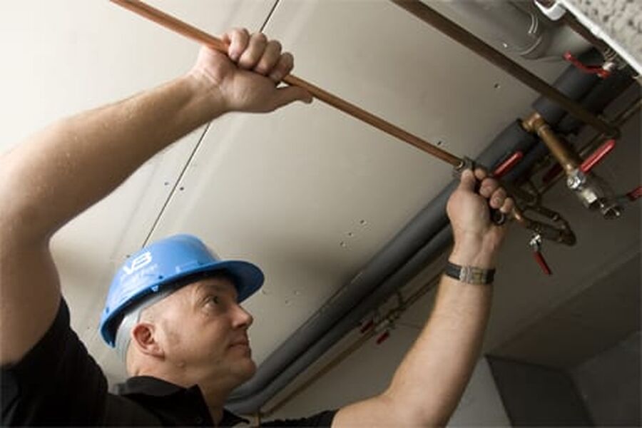 Vannskader er et stort problem. Forsikringsbransjen hilser NRLs initiativ om blant annet å se nærmere på messingproduktenes kvalitet velkommen.