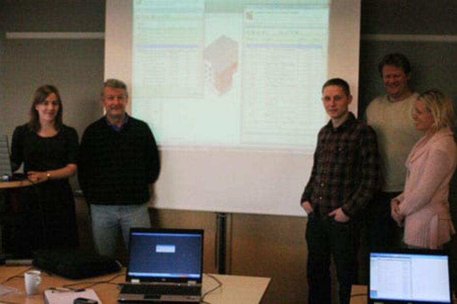 Bildet er fra et nylig kurs og viser I- Link , som brukes i kalkulasjon og vi sparer endel tid i mengde-anbudsprosessen sier Rune Scheele som har ansvaret for BIM hos AF Gruppen..