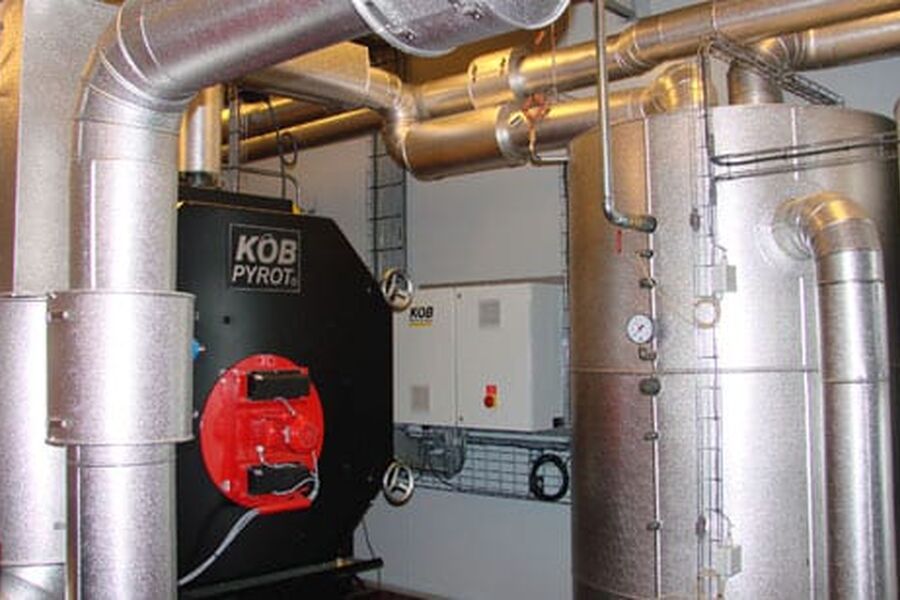 Den nye flisfyrte varmesentralen skal levere mer enn 1 mill kWh miljøvennlig varme i året. Illustrasjonsfoto.