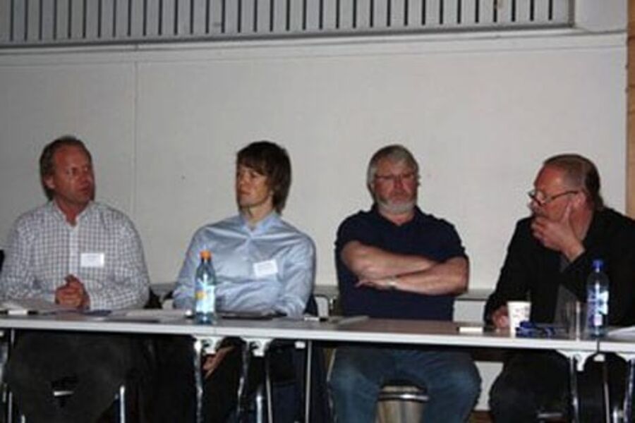 Deltakerne kom fra alle ledd i byggeprosessen. Fra venstre Arvid Aalen fra Geberit AS, Magnus Klæboe fra Erichsen & Horgen AS, Jan Bergstrøm fra GK Norge AS og Trond Kanstad fra NAL Akademiet.