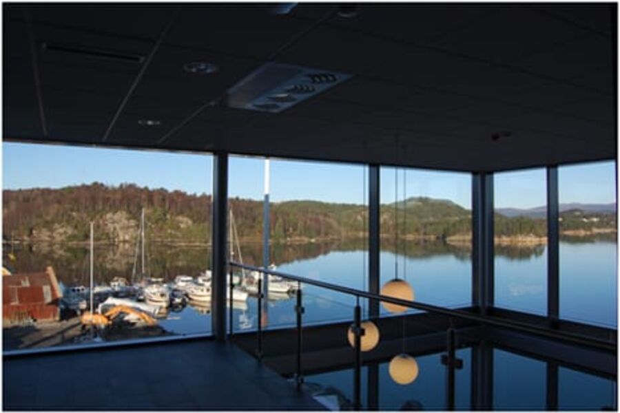 Matre Instruments nye kombinerte kontor- og industribygg på Bølmo.