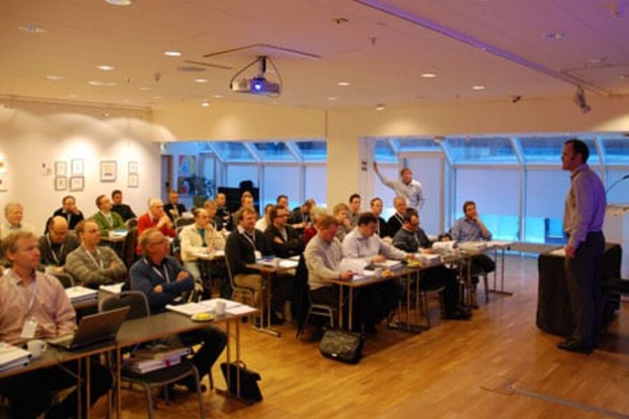 Bård Bårdsen ønsker velkommen til kurs i prosjektering av store varmepumpeanlegg.