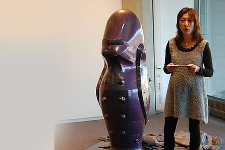 Kunstner Janicke Olsen har på oppdrag for Enova har omskapt en utrangert oljekjel til et kunstverk.