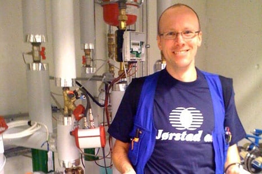 - Spesielt i den eldre bygningsmasen er det mye å hente på riktig innregulering sier Hagen Sachs.