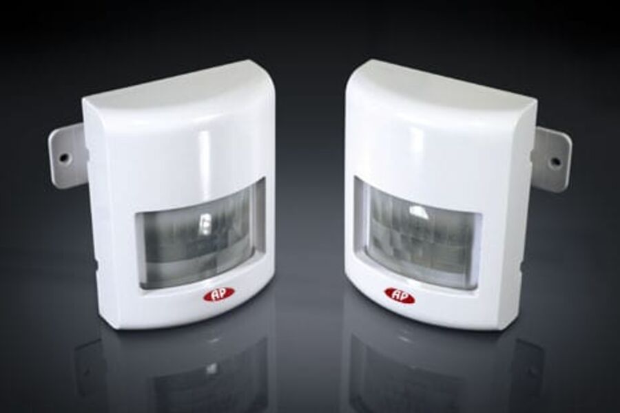 Tilstedeværelsesdetektoren IDW finnes for vegg, tak- og hjørnemontasje