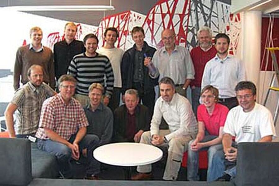 Her har vi personene i BIM Vikings som gikk av med seieren i VM 2008.Foto: Halvor Sandbu, Arktis AS