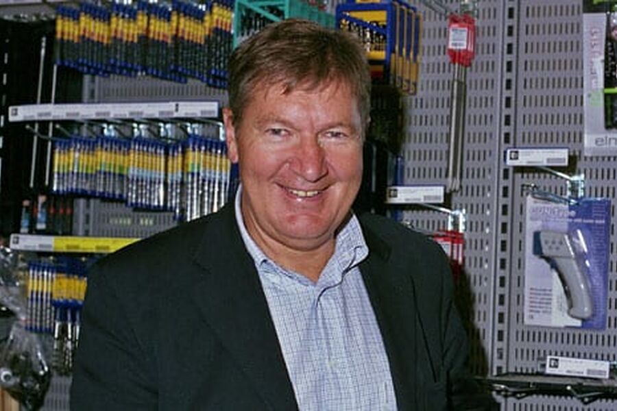 Som sjef har jeg alltid tatt utgangspunkt i mennesket i bedriften. En bedriftsleder kan ikke fraskrive seg ansvaret for de menneskene som arbeider i bedriften sier administrerende direktør i Brødrene Dahl AS leder Arne-Erik Olsen.