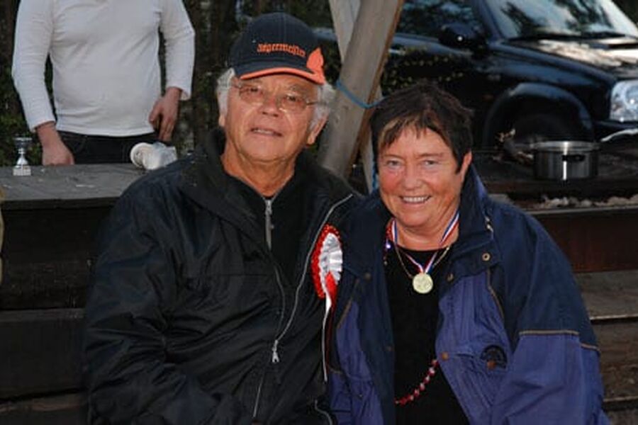 Gründeren selv, Harald de Presno, her fotografert sammen med sin nære nabo Åse da VVS-forum besøkte Interfil i Skjøk i mai.
