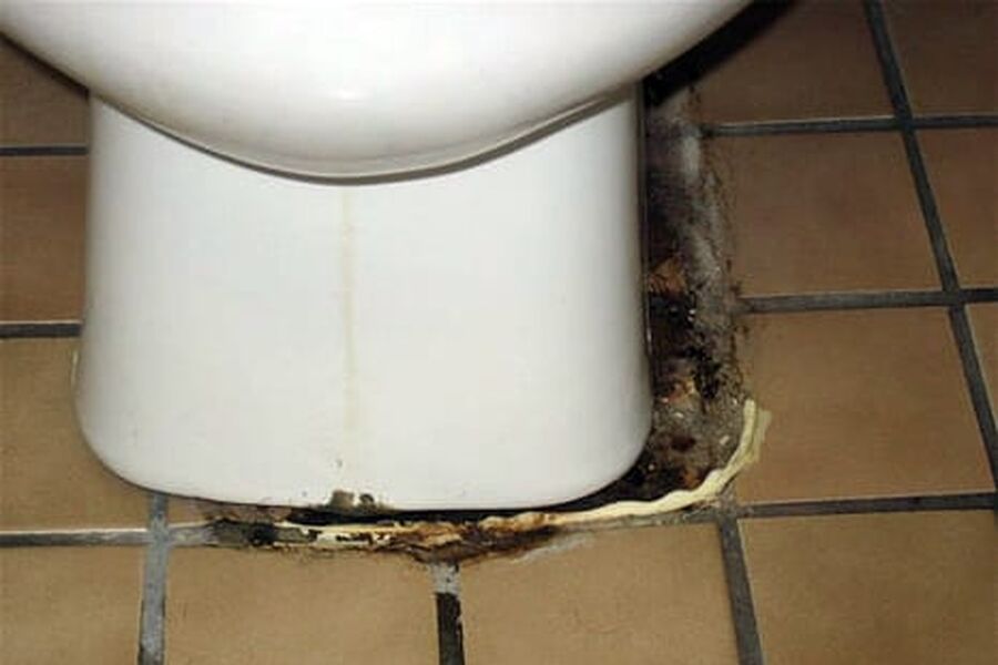 Det kan skjule seg mye rart under fine overflater.