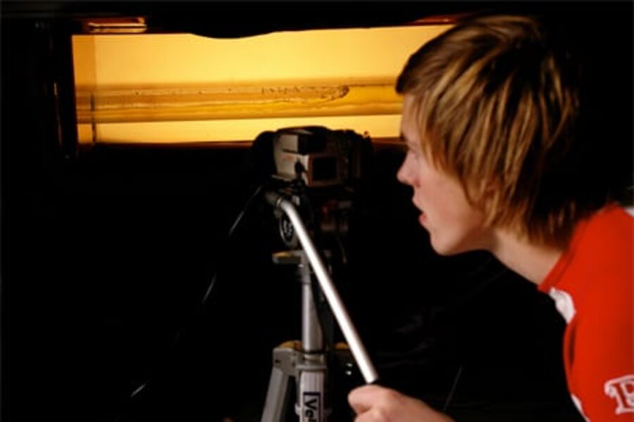 Fra NTNU: Varmefølsomt kamera viser strømninger i gassrørledning. Foto: Arild Juul/NTNU SA