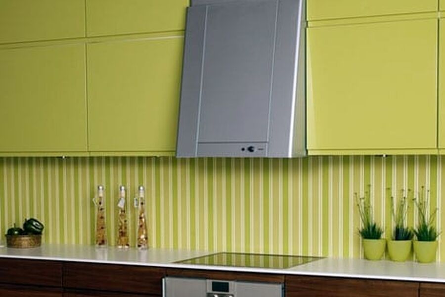 Flexit SPIRIT K2 er et luftbehandlingsaggregat med roterende varmegjenvinner og integrert kjøkkenhette.