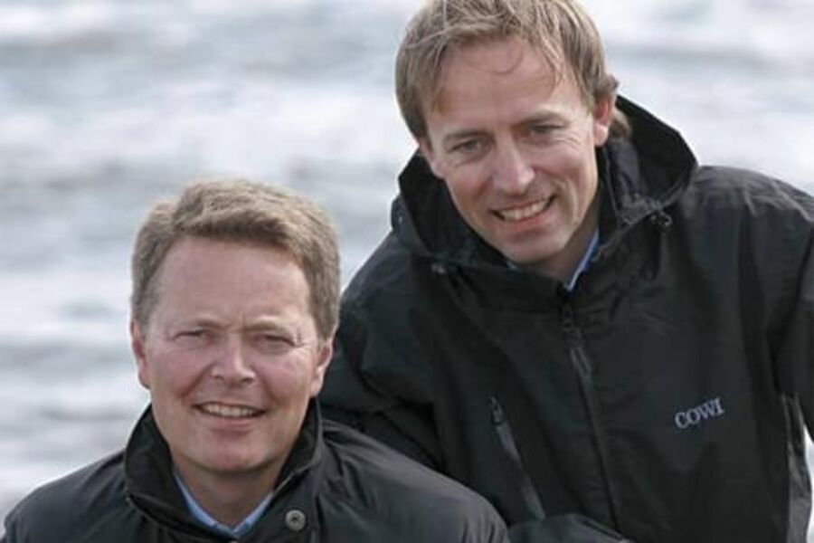 Cowi-direktørene Christian Nørgaard Madsen, til venstre, og Terje Bygland Nikolaisen økte både omsetning, resultat og ordrereserve i første halvvår. Foto: Cowi
