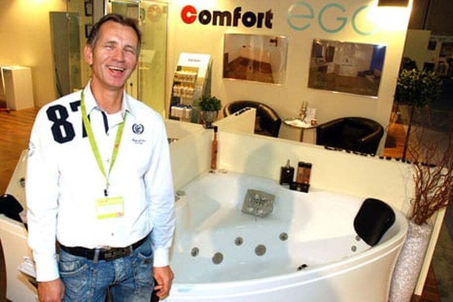 Gledessprederen Terje Skomsøy viste EGO boblekar fra Comfort og sendte mange Bygg Reis Deg-besøkende videre til forskjellige Comfort-butikker under messen på Lillestrøm. (Foto: Jan H. Kalvik)