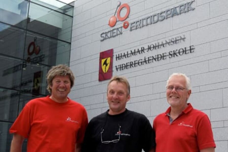 Daglig leder Ottar Eide, Teknisk sjef Trond Thorsen og økonomisjef Dag Thorsnes. Alle er meget godt fornøyd med badet som hadde hele 300.000 besøkende første driftsår.