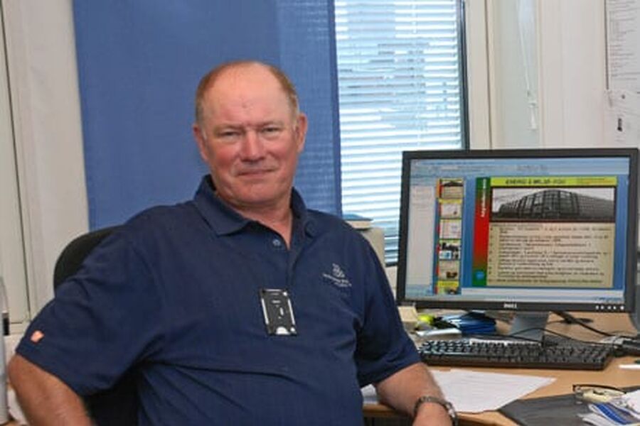  Det var etter forespørsel fra ledelsen om jeg ville bygge opp et bachelorstudium for energi og miljø ved ingeniørutdanningen sier professor Oddbjørn Sjøvold.