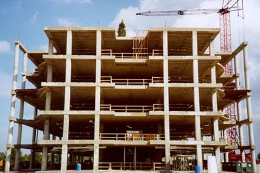 De fire første månedene i 2009 hadde bedriftene i bygge- og anleggsbransjen en nedgang på 11,0 prosent. Illustrasjonsfoto.